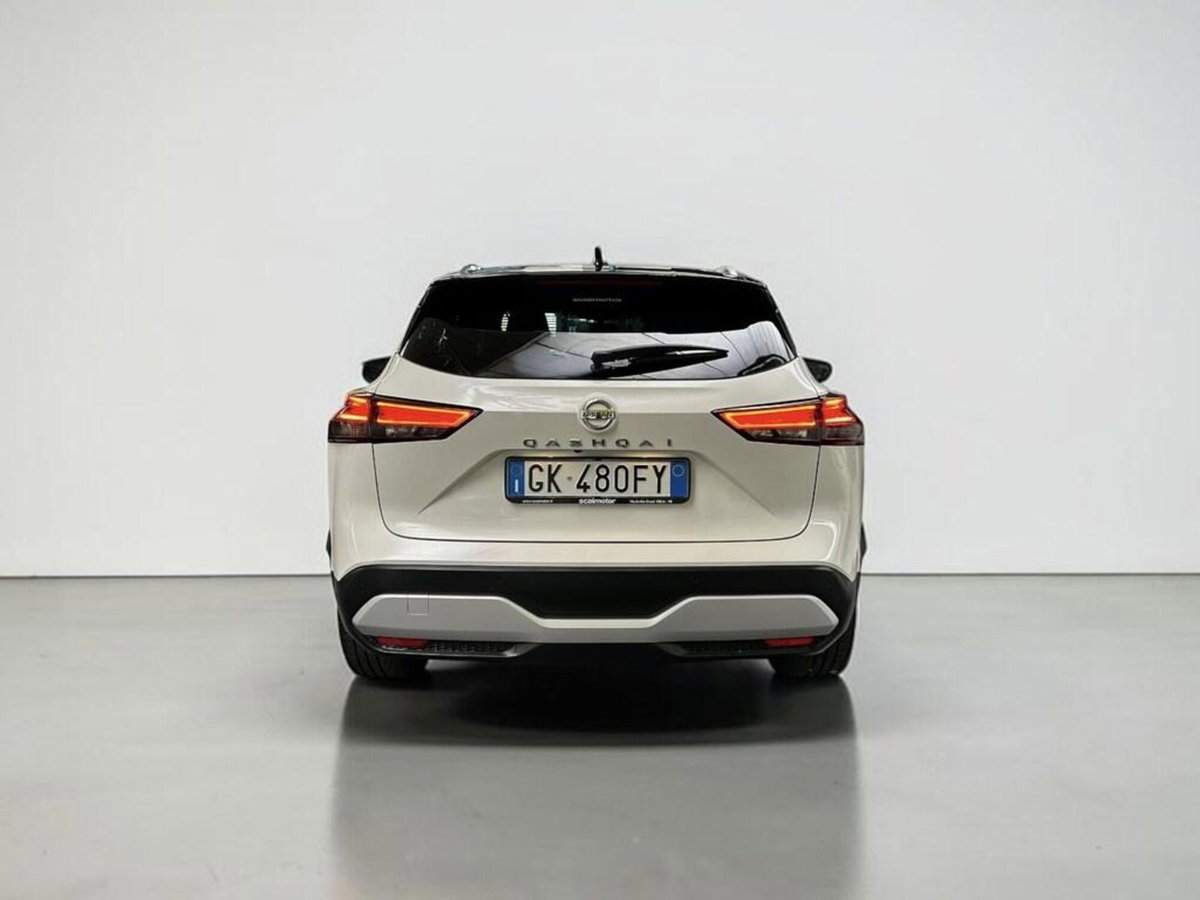 Nissan Qashqai 1.3 mhev Tekna 4wd 158cv xtronic (4)