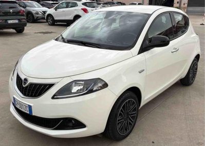 Lancia Ypsilon 1.0 FireFly 5 porte S&S Hybrid Gold Plus usata
