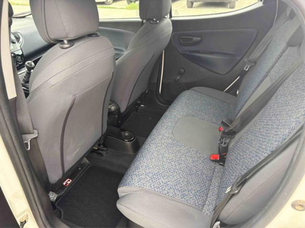 Lancia Ypsilon 1.0 FireFly 5 porte S&S Hybrid Gold Plus (12)