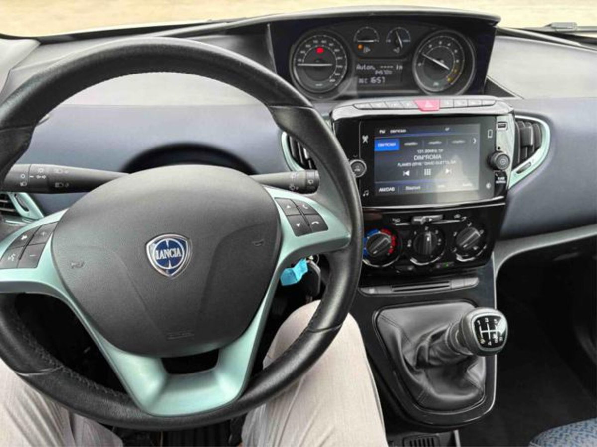 Lancia Ypsilon 1.0 FireFly 5 porte S&S Hybrid Gold Plus (15)