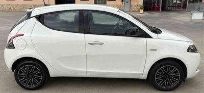 Lancia Ypsilon 1.0 FireFly 5 porte S&S Hybrid Gold Plus (6)