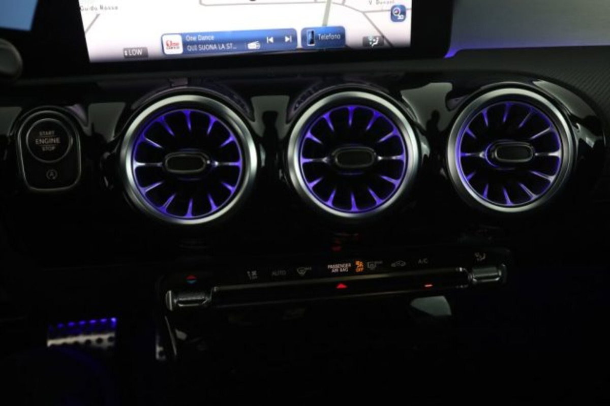 Mercedes-Benz CLA Shooting Brake 200 d AMG Line Premium Plus auto (13)