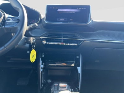 Peugeot 2008 PureTech 130 S&S EAT8 Allure Pack (17)