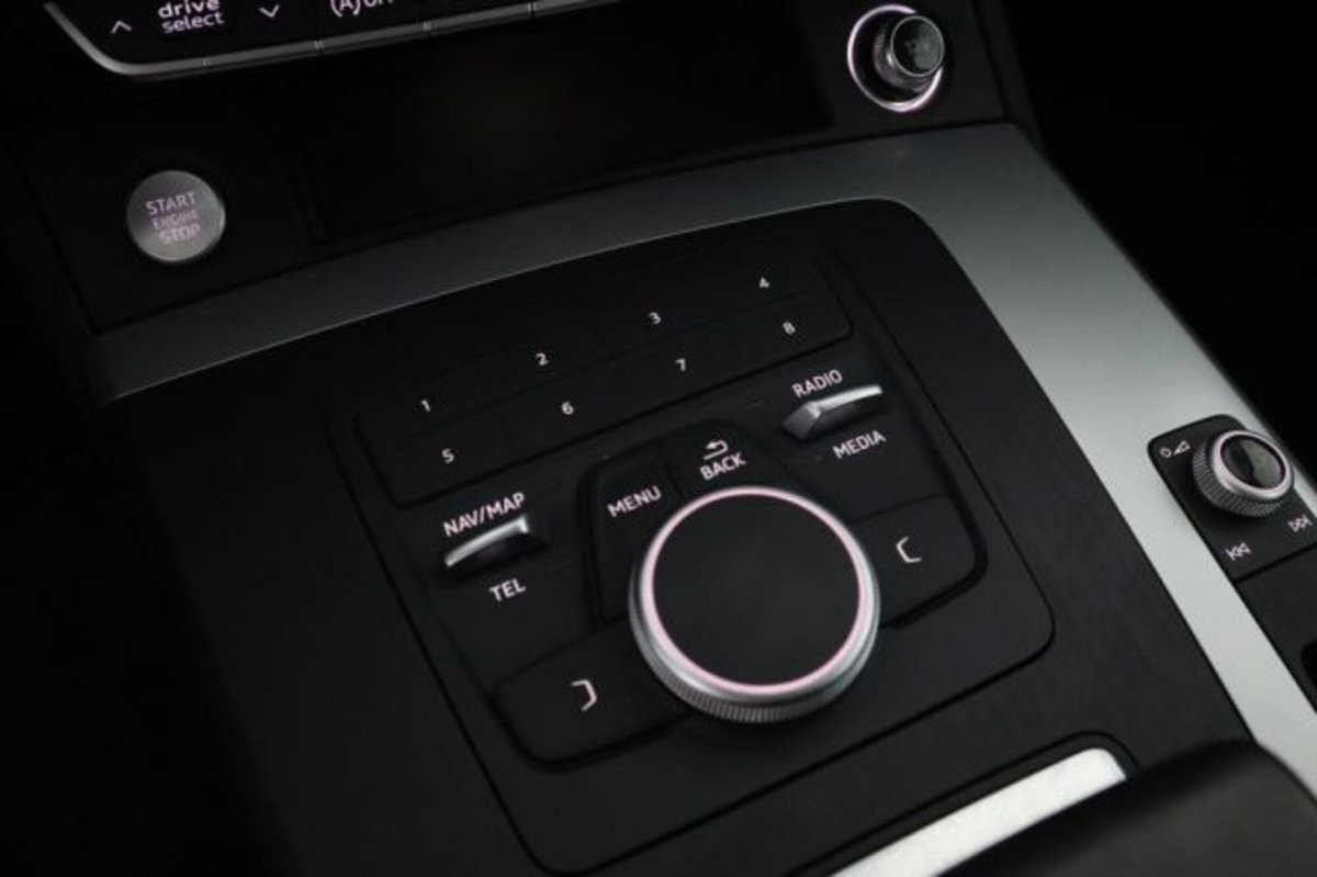 Audi Q5 40 TDI quattro S tronic Business (15)