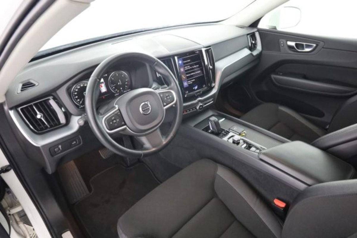 Volvo XC60 B4 Geartronic Momentum Pro