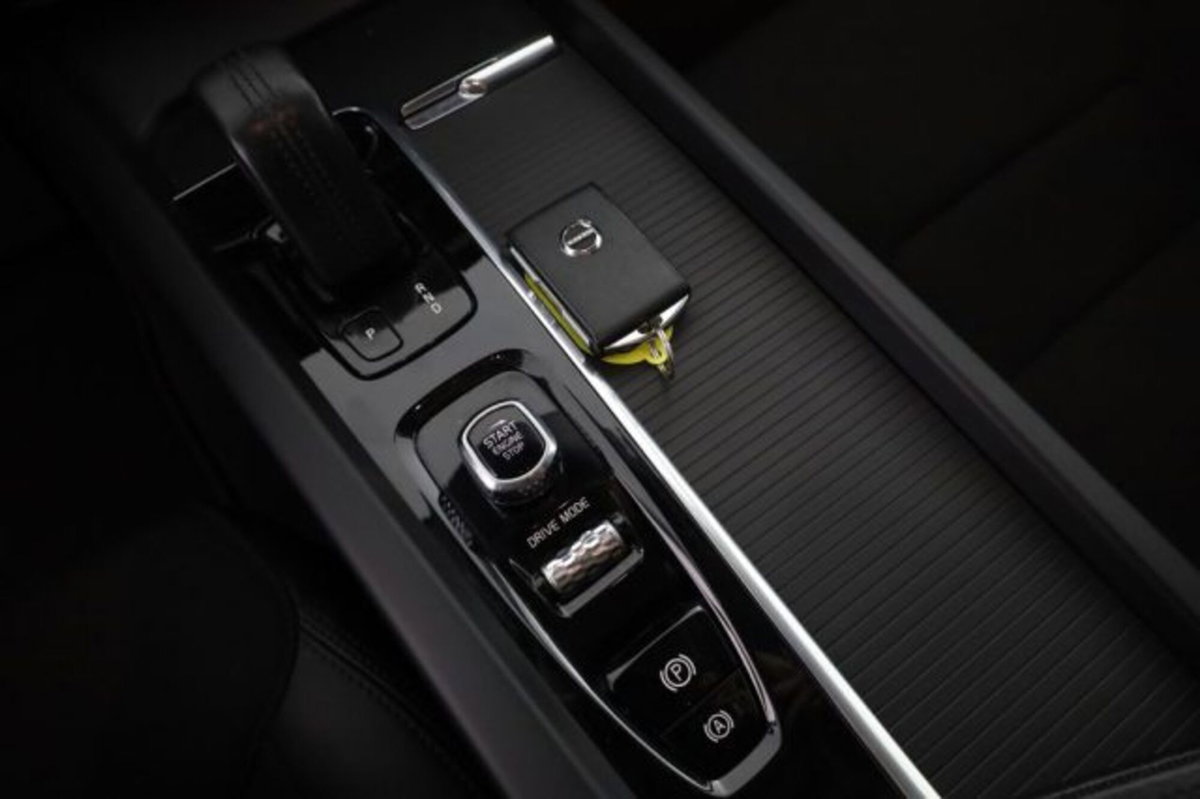 Volvo XC60 B4 Geartronic Momentum Pro (13)