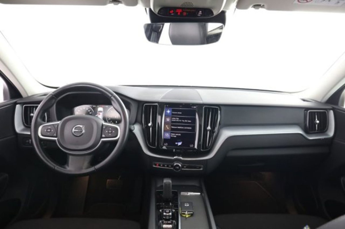Volvo XC60 B4 Geartronic Momentum Pro (4)