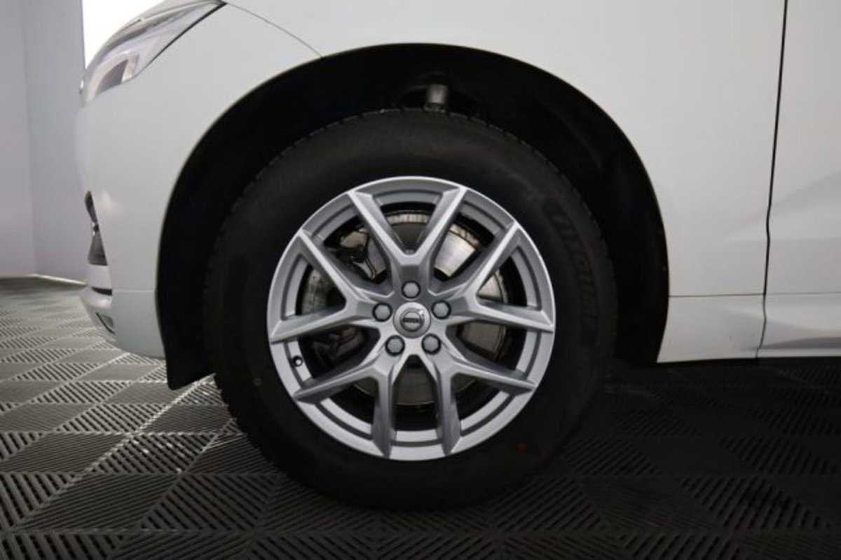 Volvo XC60 B4 Geartronic Momentum Pro (8)
