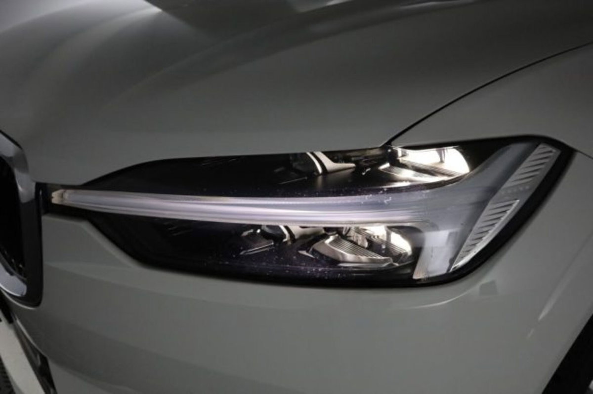Volvo XC60 B4 Geartronic Momentum Pro (9)