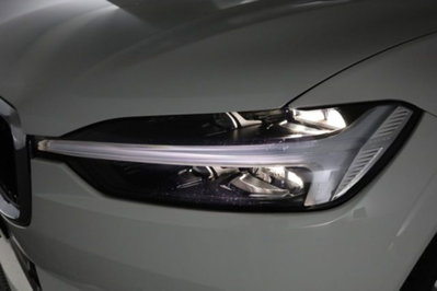 Volvo XC60 B4 Geartronic Momentum Pro (9)