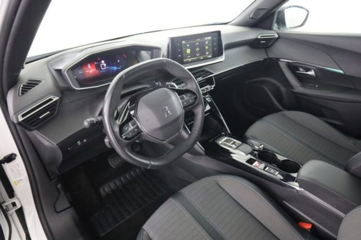 Peugeot 2008 BlueHDi 130 S&S EAT8 Allure Pack