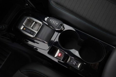 Peugeot 2008 BlueHDi 130 S&S EAT8 Allure Pack (12)