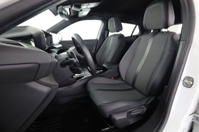 Peugeot 2008 BlueHDi 130 S&S EAT8 Allure Pack (2)