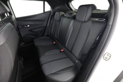 Peugeot 2008 BlueHDi 130 S&S EAT8 Allure Pack (3)