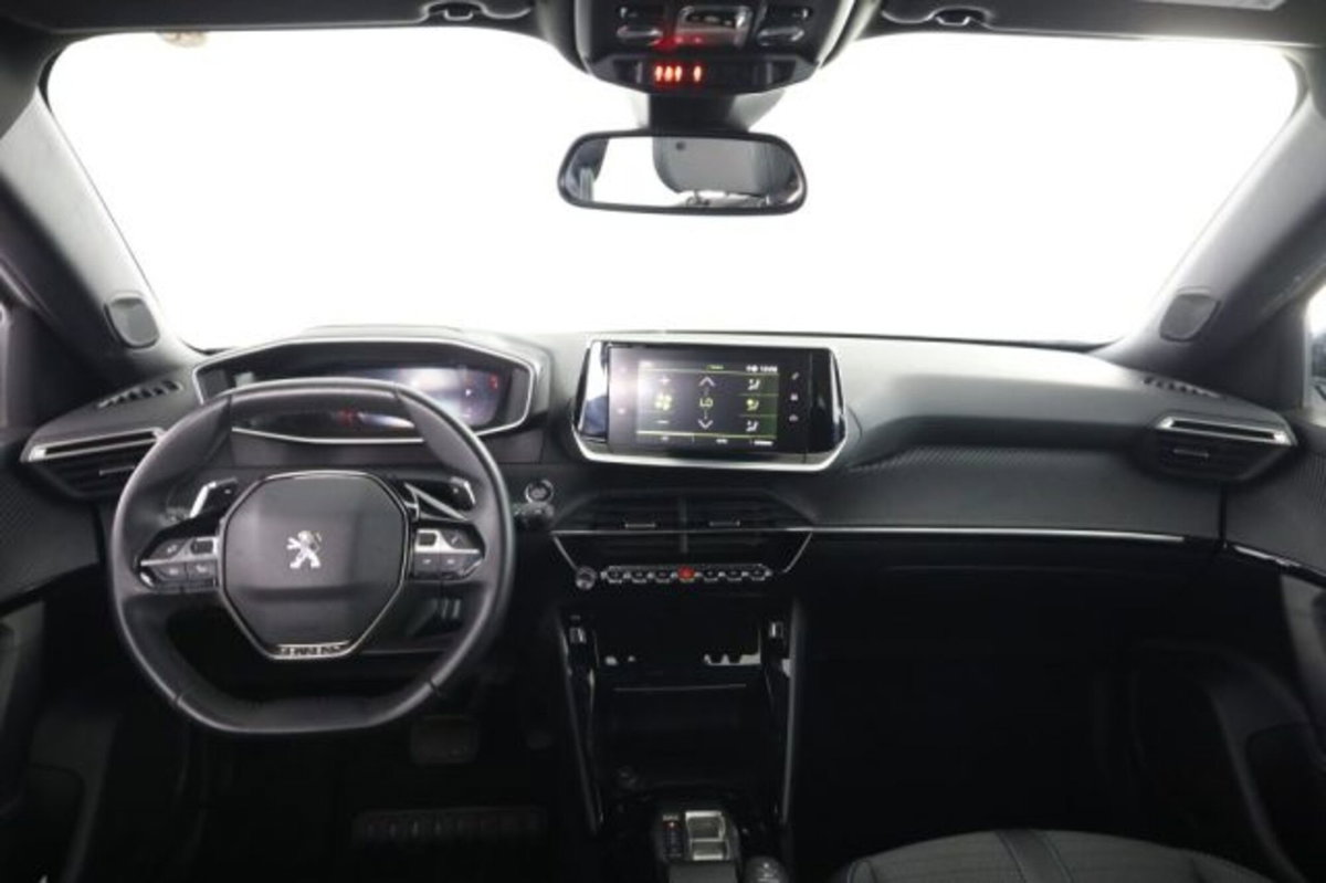 Peugeot 2008 BlueHDi 130 S&S EAT8 Allure Pack (4)