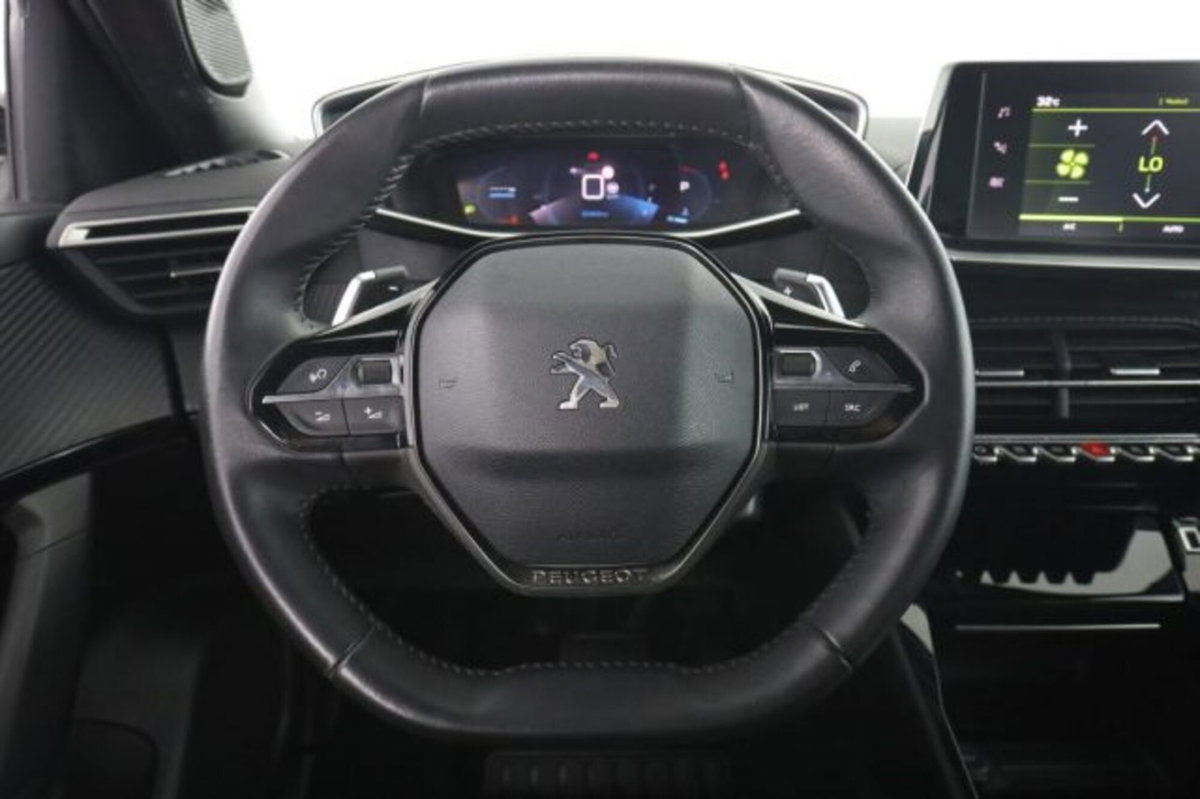 Peugeot 2008 BlueHDi 130 S&S EAT8 Allure Pack (5)
