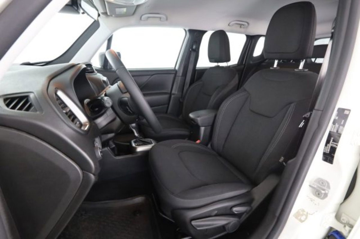Jeep Renegade 1.3 T4 DDCT Limited (2)