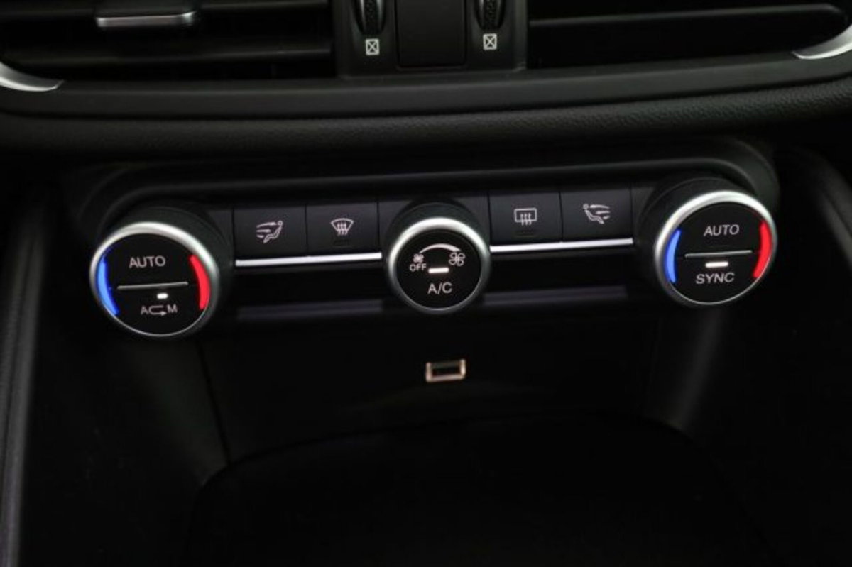 Alfa Romeo Giulia 2.2 Turbodiesel 150 CV AT8 Super (12)