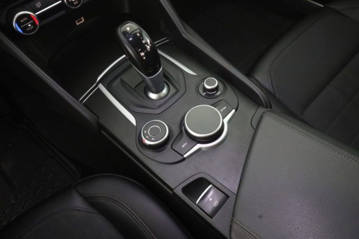 Alfa Romeo Giulia 2.2 Turbodiesel 150 CV AT8 Super (13)
