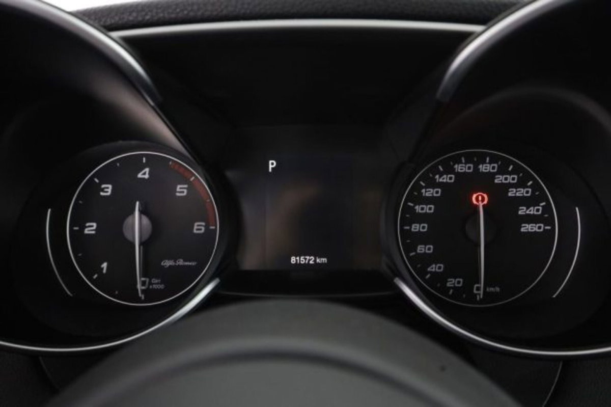 Alfa Romeo Giulia 2.2 Turbodiesel 150 CV AT8 Super (7)