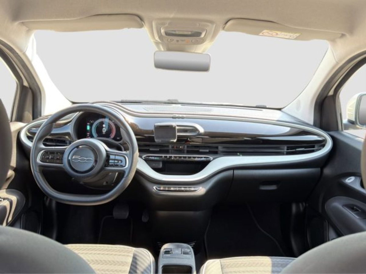 Fiat 500e Action Berlina 23,65 kWh (12)