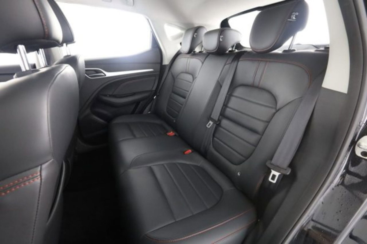 Mg ZS ZS 1.5 Luxury (3)