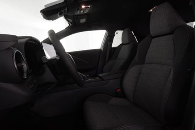 Toyota Toyota C-HR 1.8 hv Lounge fwd e-cvt (10)
