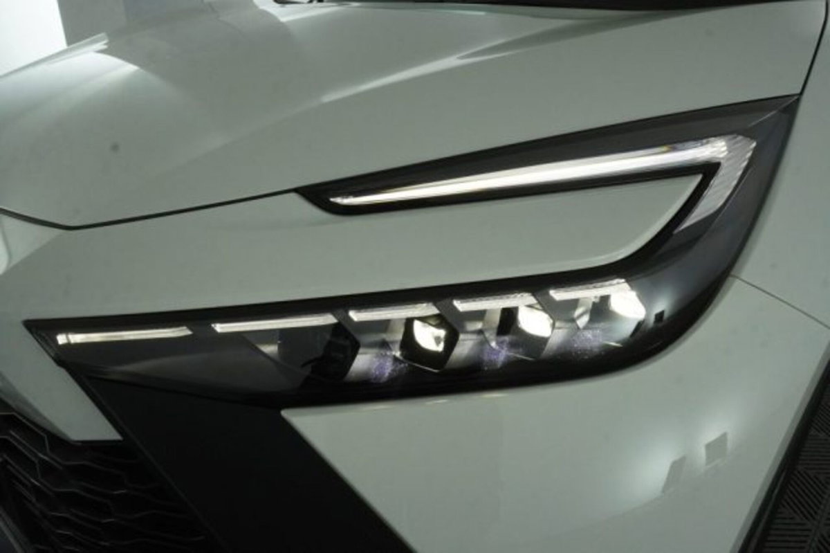 Toyota Toyota C-HR 1.8 hv Lounge fwd e-cvt (16)