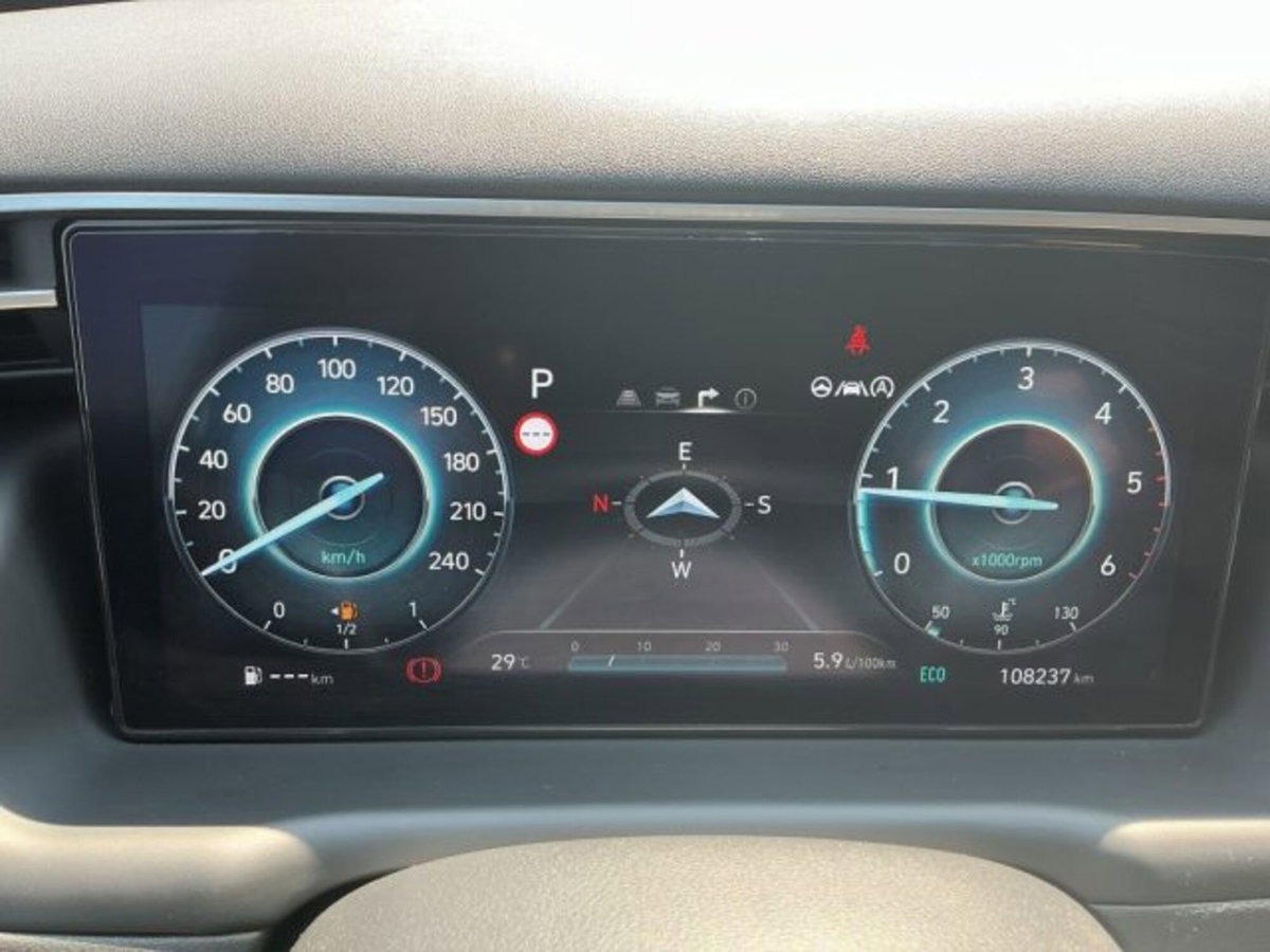 Hyundai Tucson 1.6 crdi 48V Exellence 2wd dct (14)