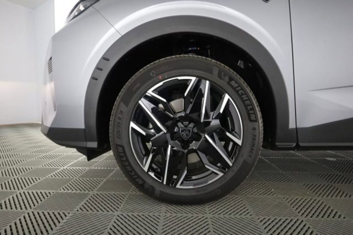 Peugeot 5008 1.2 hybrid GT 145cv 5p.ti e-dcs6 (8)