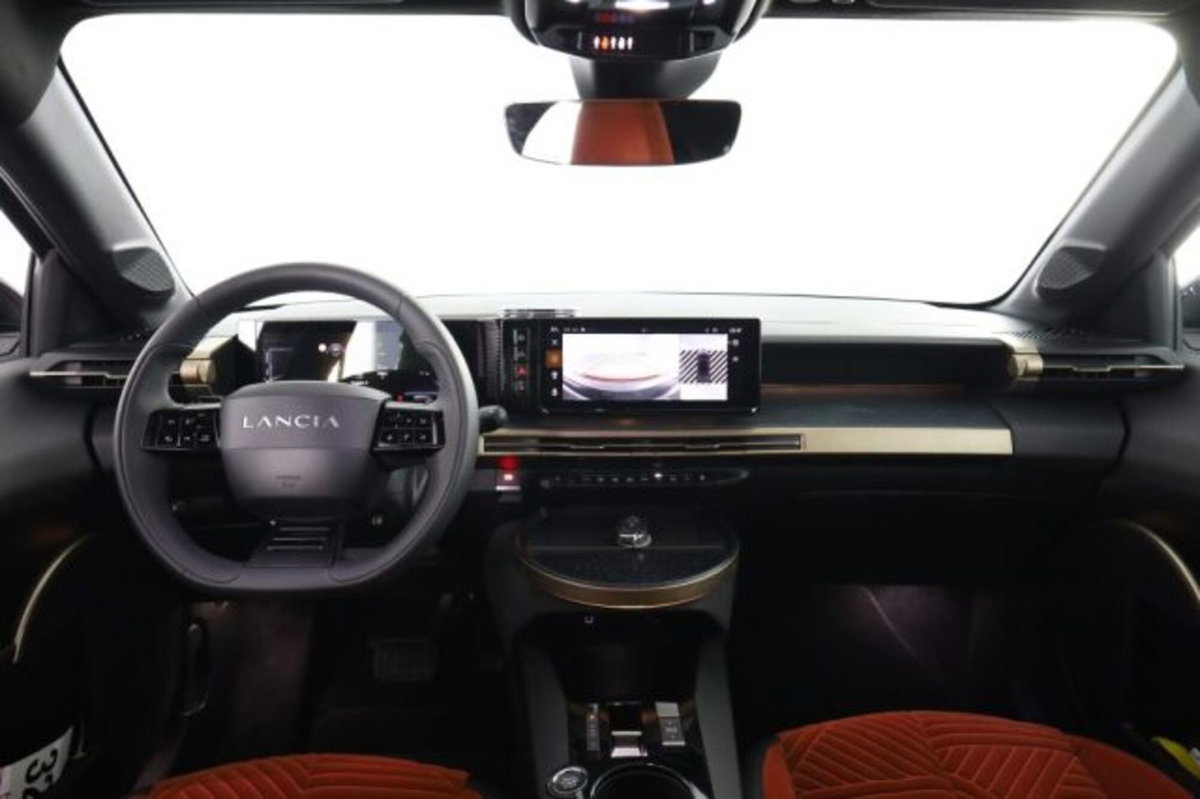 Lancia Ypsilon 1.2 LX 100cv (4)