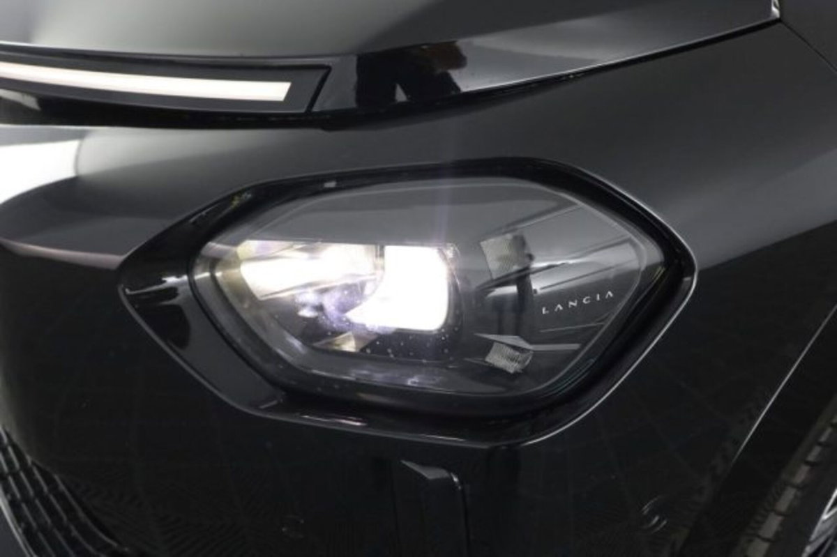 Lancia Ypsilon 1.2 LX 100cv (9)