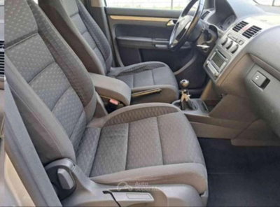 Volkswagen Touran 16V TDI Highline (11)