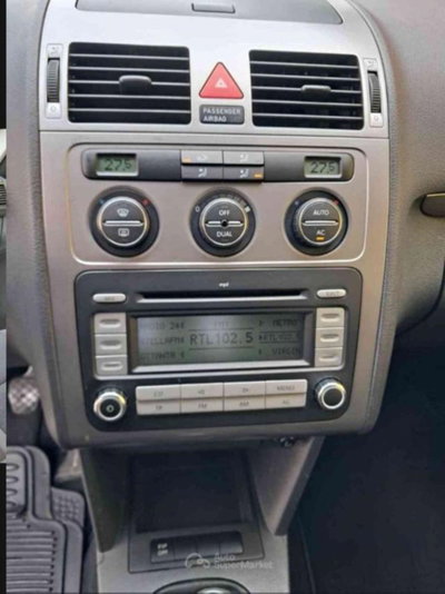 Volkswagen Touran 16V TDI Highline (13)
