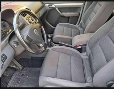 Volkswagen Touran 16V TDI Highline (14)