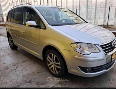 Volkswagen Touran 16V TDI Highline (4)