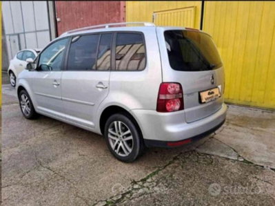 Volkswagen Touran 16V TDI Highline (5)