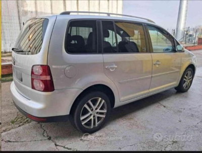 Volkswagen Touran 16V TDI Highline (6)