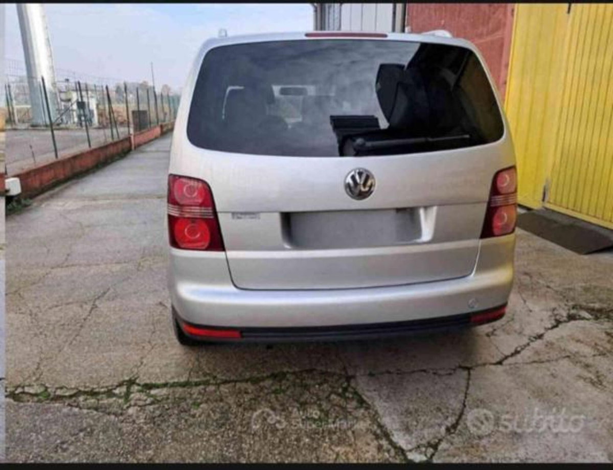 Volkswagen Touran 16V TDI Highline (7)