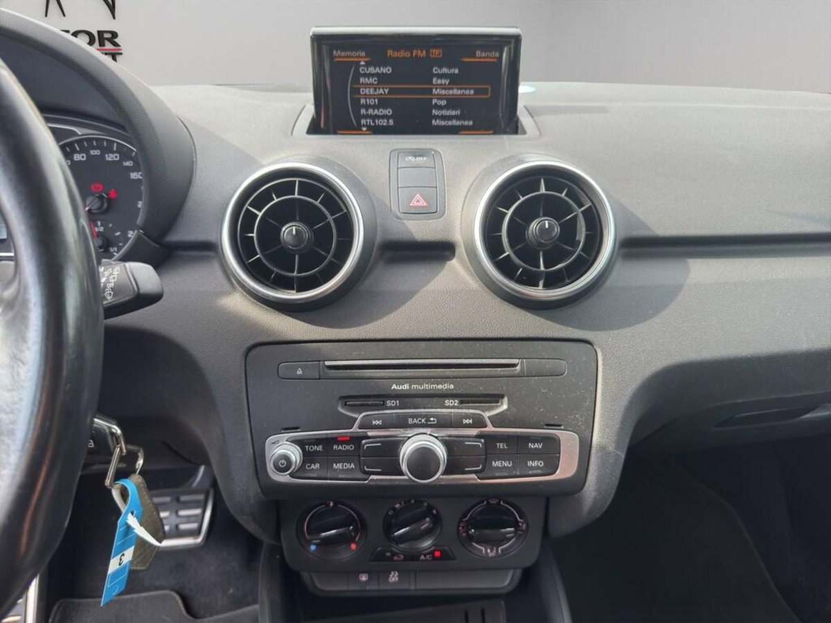 Audi A1 Sportback 1.6 TDI 116 CV S tronic Metal plus (12)