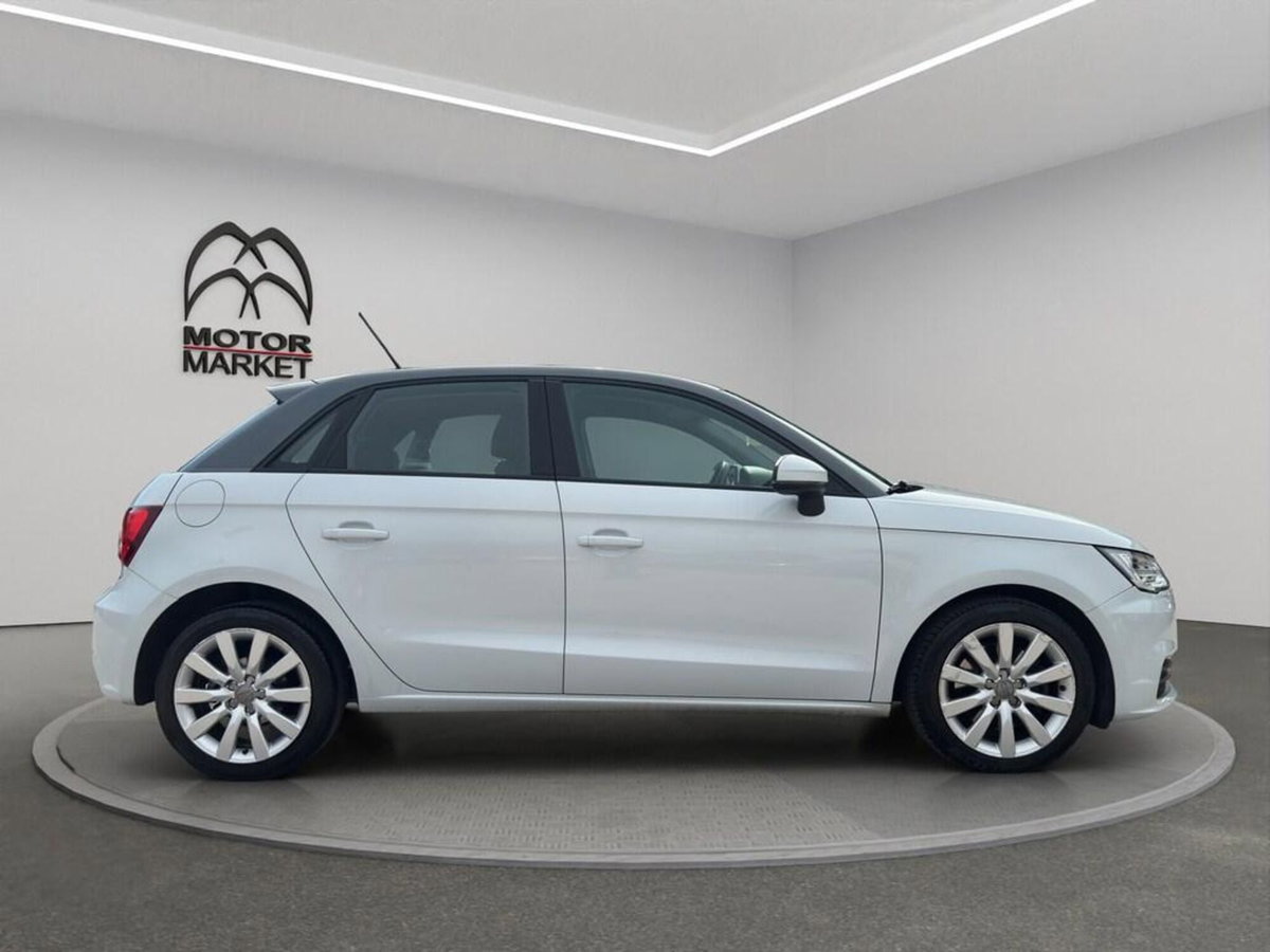 Audi A1 Sportback 1.6 TDI 116 CV S tronic Metal plus (4)