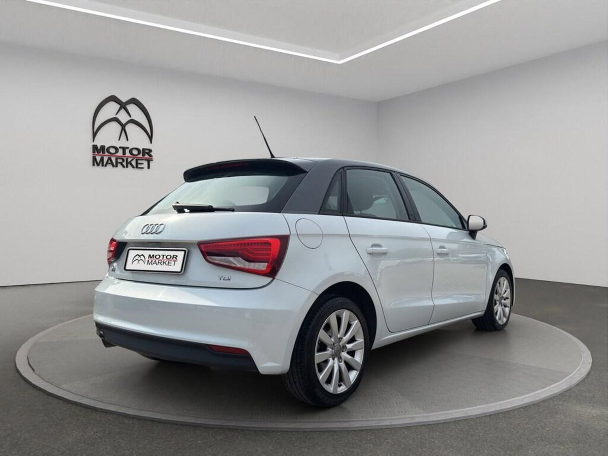 Audi A1 Sportback 1.6 TDI 116 CV S tronic Metal plus (7)
