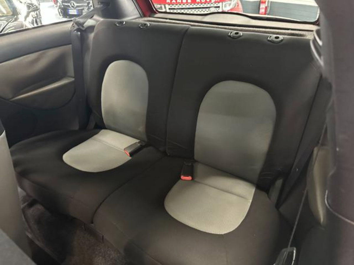 Lancia Ypsilon 1.4 16V Oro (11)