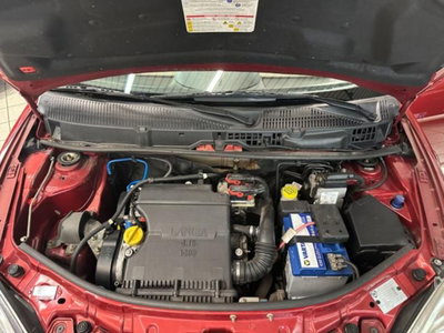 Lancia Ypsilon 1.4 16V Oro (6)
