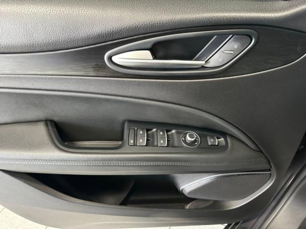 Alfa Romeo Stelvio Stelvio 2.2 Turbodiesel 210 CV AT8 Q4 Executive (17)