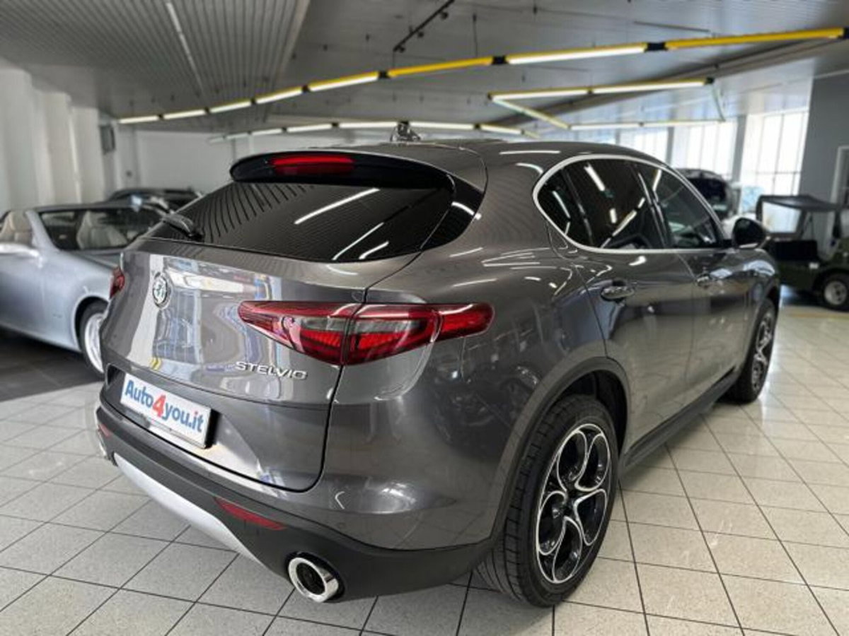 Alfa Romeo Stelvio Stelvio 2.2 Turbodiesel 210 CV AT8 Q4 Executive (3)