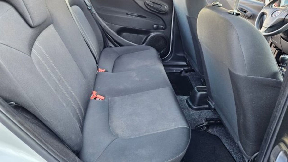 Fiat Punto 1.2 8V 5 porte Street (10)