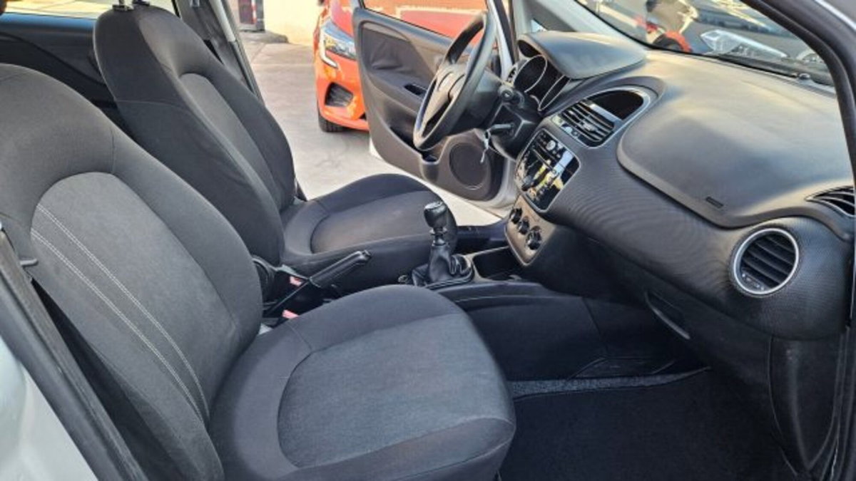 Fiat Punto 1.2 8V 5 porte Street (11)