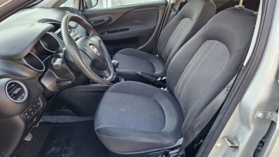 Fiat Punto 1.2 8V 5 porte Street (8)