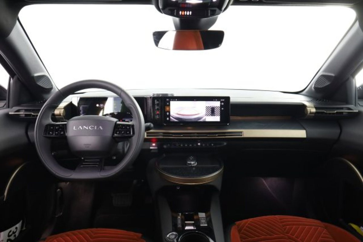 Lancia Ypsilon 1.2 LX 100cv (4)